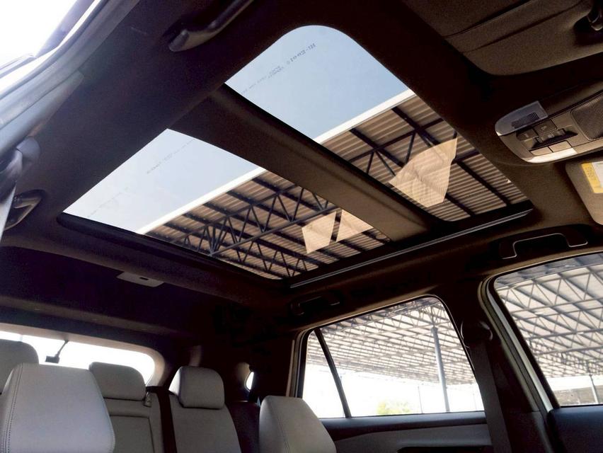 Toyota Yaris HEV Premium Luxury ปี 2024 ♨️ ประกันเครื่องเกียร์3ปี30000 km.♨️ รูปที่ 3