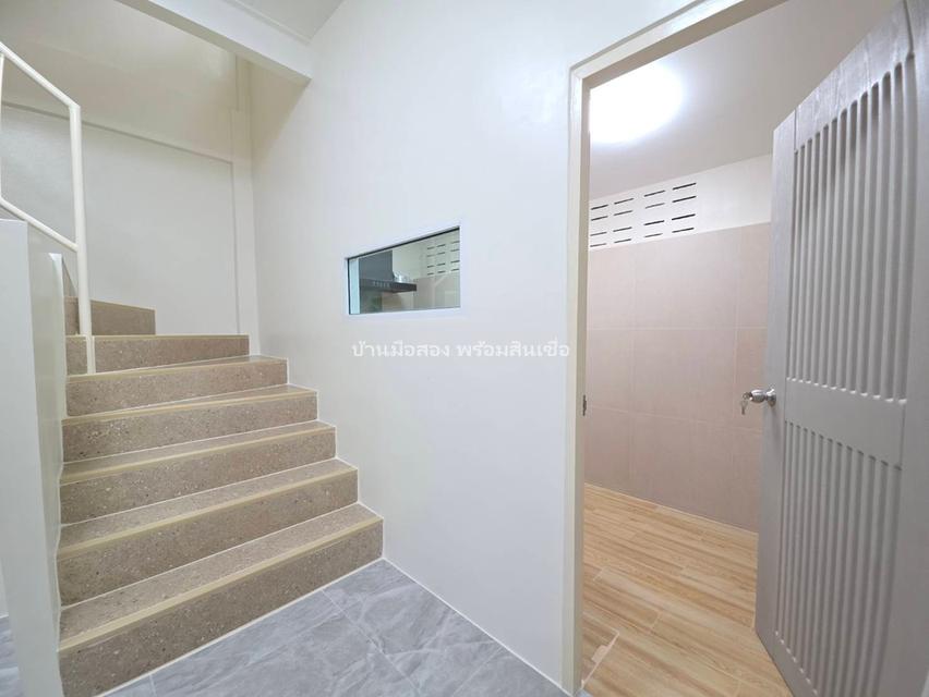 หมู่บ้านปรีชา 10 ถนนรามคำแหง 9