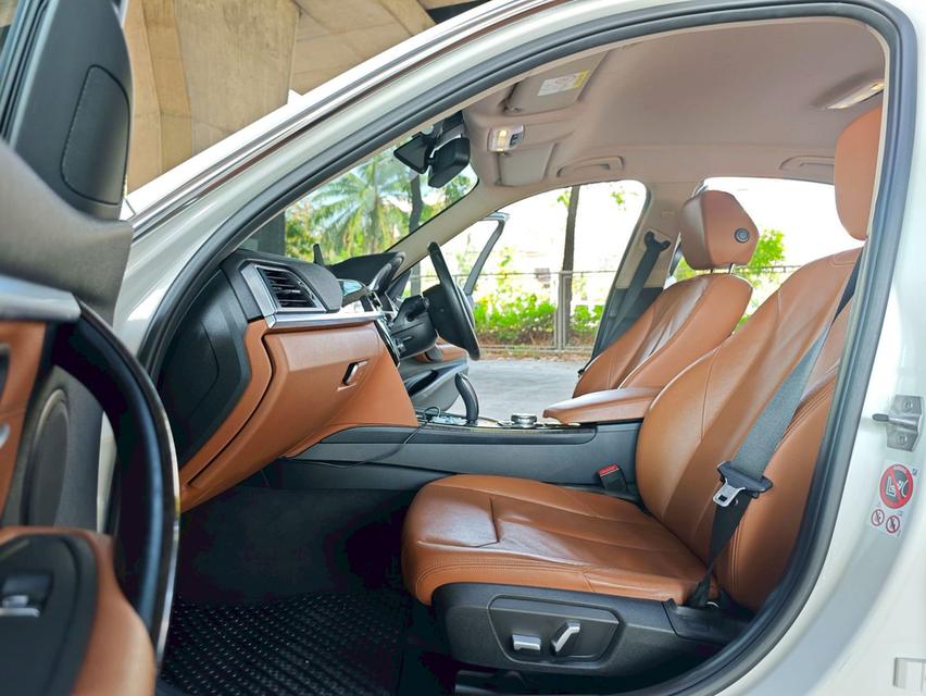 🚗 BMW 320i Luxury F30 AT ปี 2018 รูปที่ 18