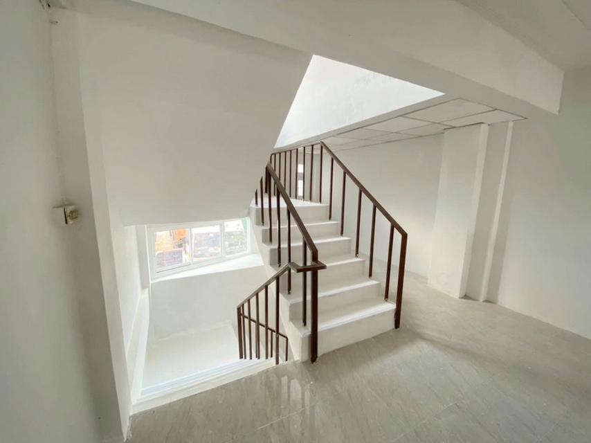 ขาย/ให้เช่า อาคารพาณิชย์ 3 ชั้นครึ่ง ทำเลทอง ท่าสะอ้าน บางปะกง ฉะเชิงเทรา 7