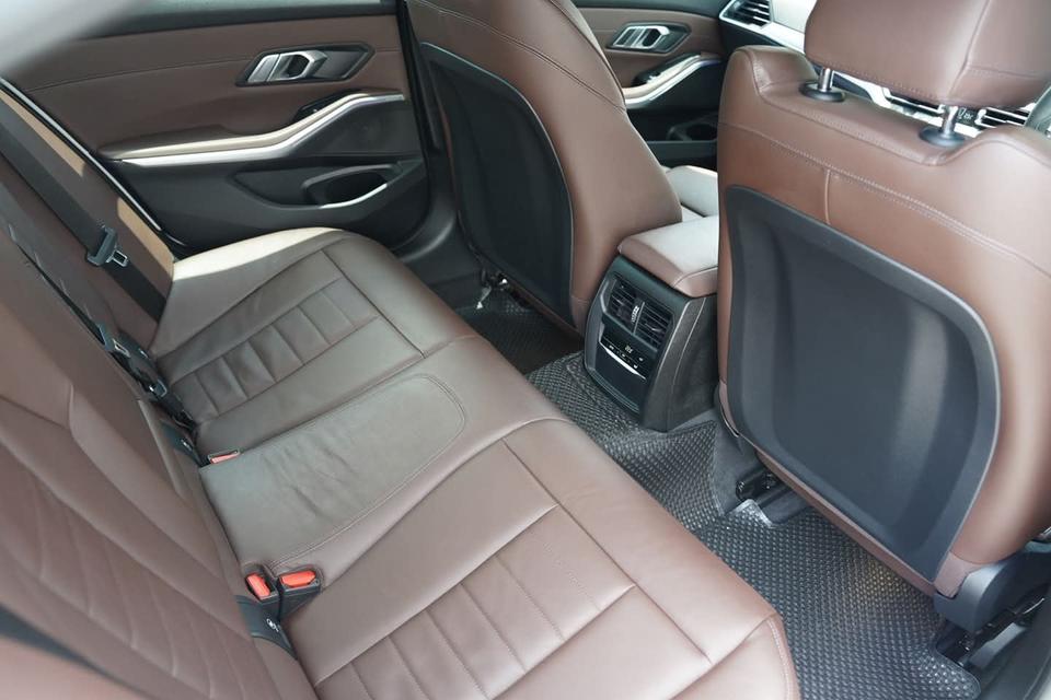 320d Limousine RHD 6