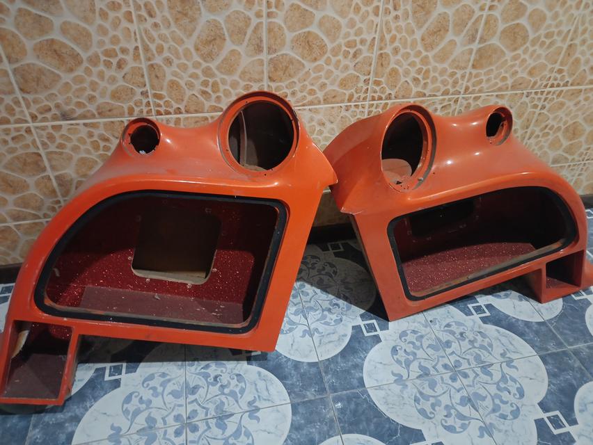 ตู้ลำโพงวางรถยนต์กระบะแคป ไฟเบอร์+ไม้อัด ซับสี่เหลี่ยม+กลาง8นิ้ว 3