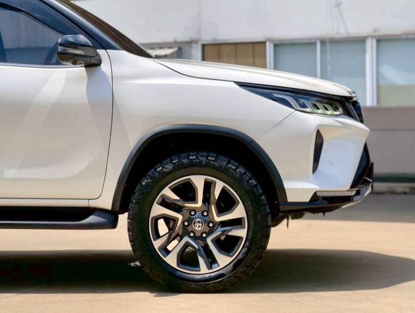 Toyota Fortuner Legender 2.4 2WD 2021 (black top) รถสวย ใช้น้อยมาก ดูแลดี ประวัติชัดเจน 10