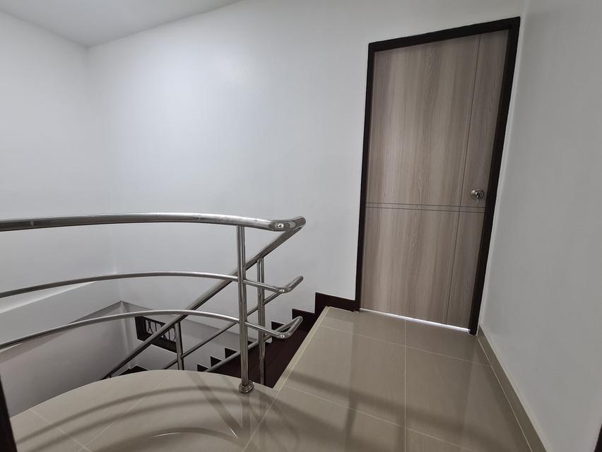 ขายทาวน์เฮ้าส์มือสอง 13