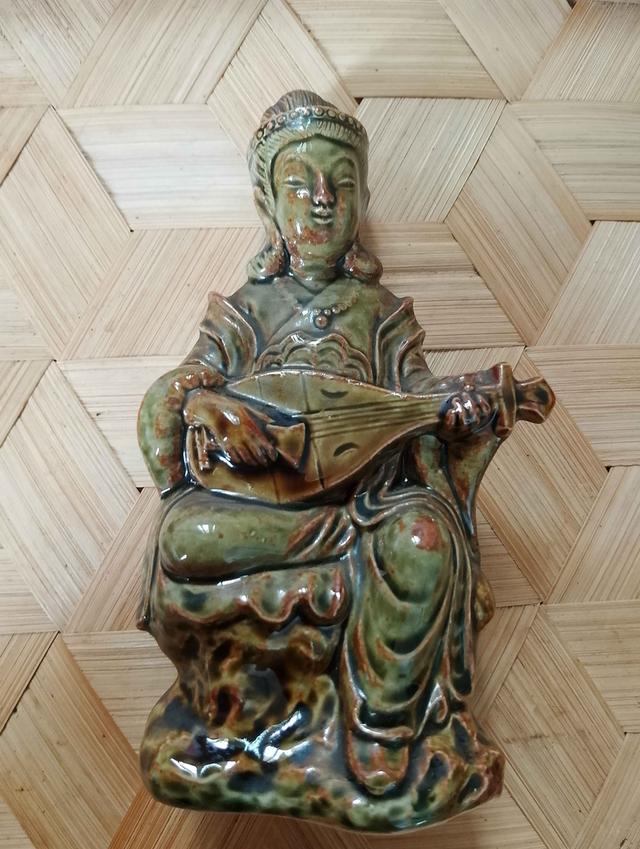 รูปสลักกระเบื้องเคลือบ เบ็นไซเท็น (弁才天/弁財天) (Benzaiten)