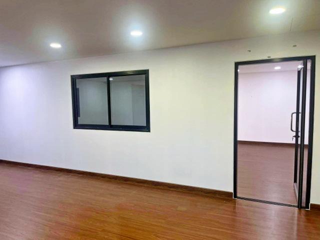 ให้เช่าโกดังพร้อมออฟฟิศ โชคชัย 4 ซอย 60-74 MRTโชคชัย 4 2.5 กม. 1 นอน 2 น้ำ ใกล้รร.สตรีวิทยา 2 700 ม. 65 ตร.ว. 270 ตร.ม.. 6