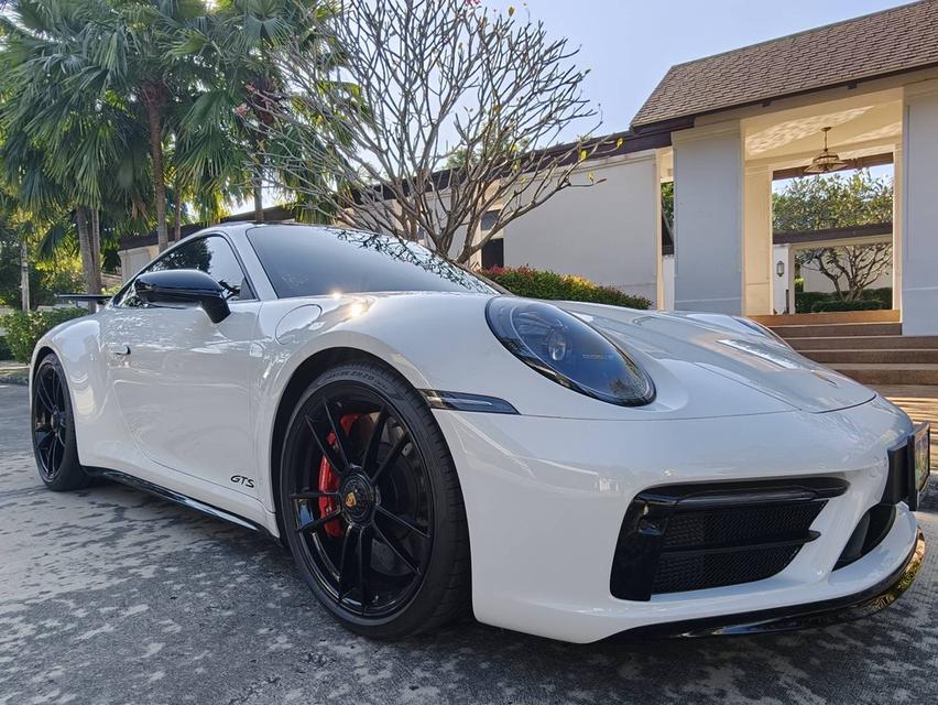 Purche 911 carrera4 GTS 10