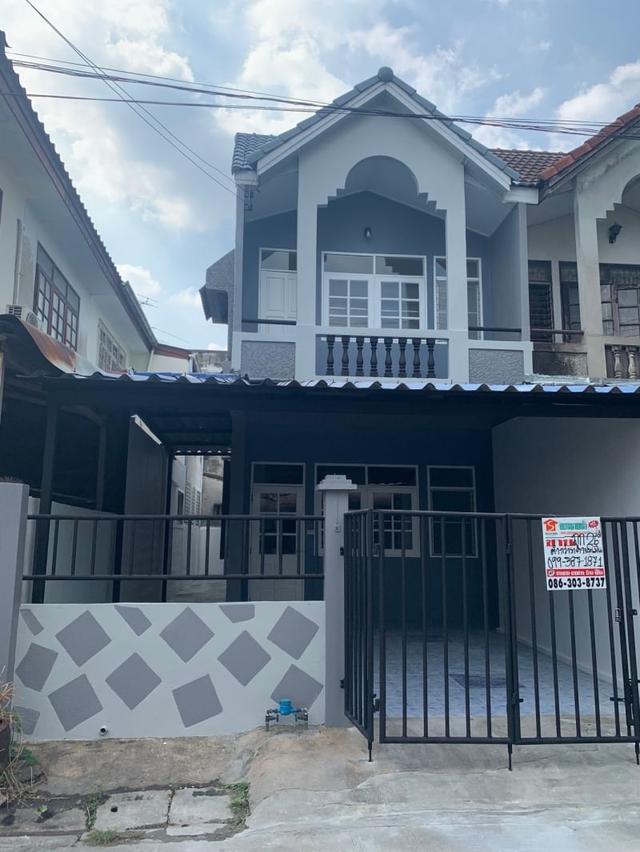 บ้านทาวน์เฮ้าส์ หลังมุม,สูง 2 ชั้น หมู่บ้านราณี 3 ถนนนวมินทร์ 135 
