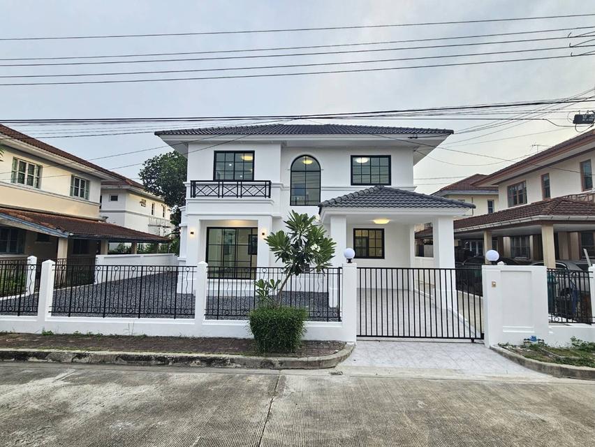 หมู่บ้านมัณฑนา2 ศรีนครินทร์ ซอยศรีด่าน22 18