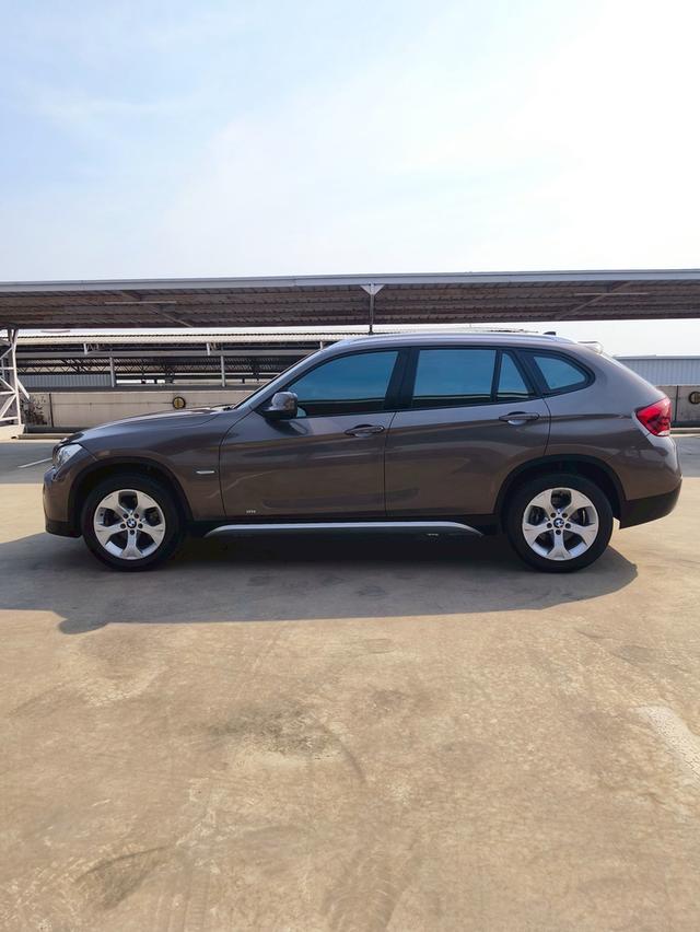 BMW รุ่น : X1 2.0 sDrive18i (5 ประตู) รูปย่อยที่ 2