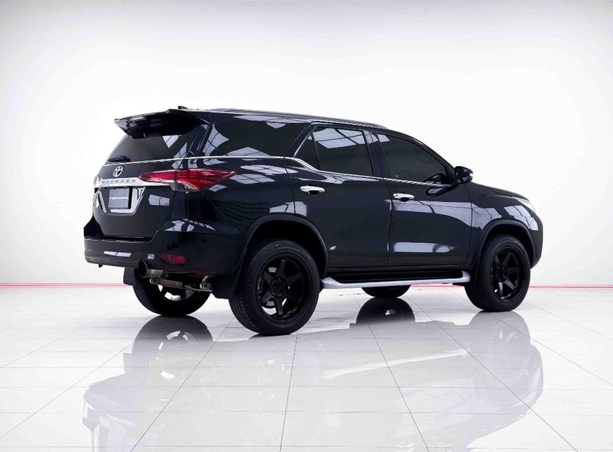 TOYOTA FORTUNER 2.8 V 2WDเกียร์ AT ปี 2019 สีดำ เลข​ไม์  171,573 กมราคา 759,000 บาทโทร 0929699899 6B584 รูปที่ 3