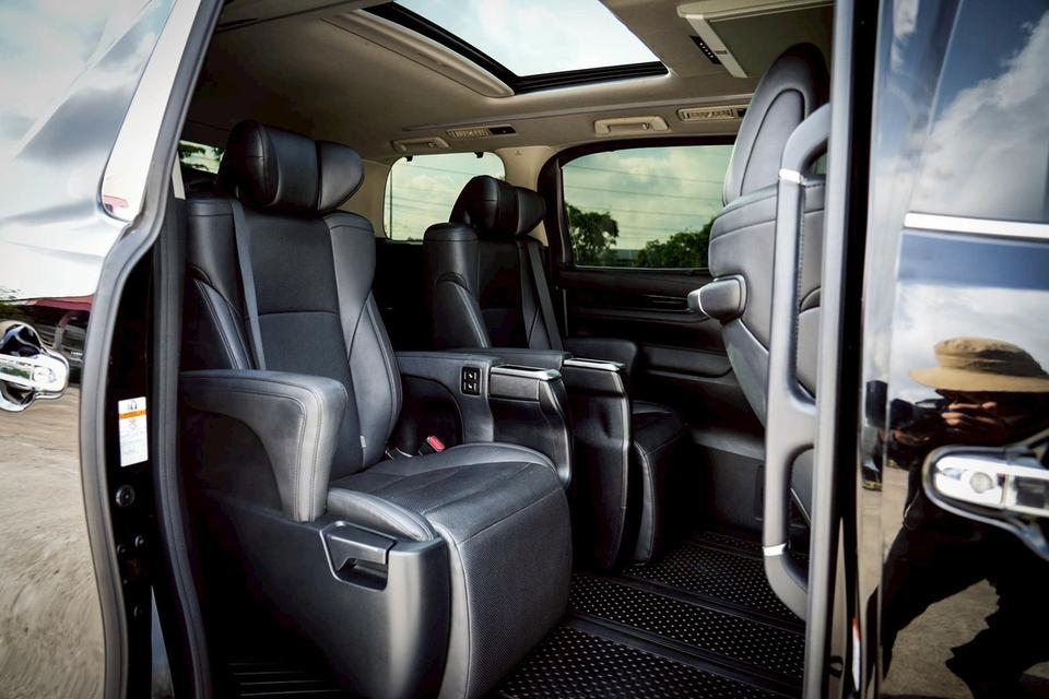 ขาย Toyota Vellfire 2.5ZG ปี20 14