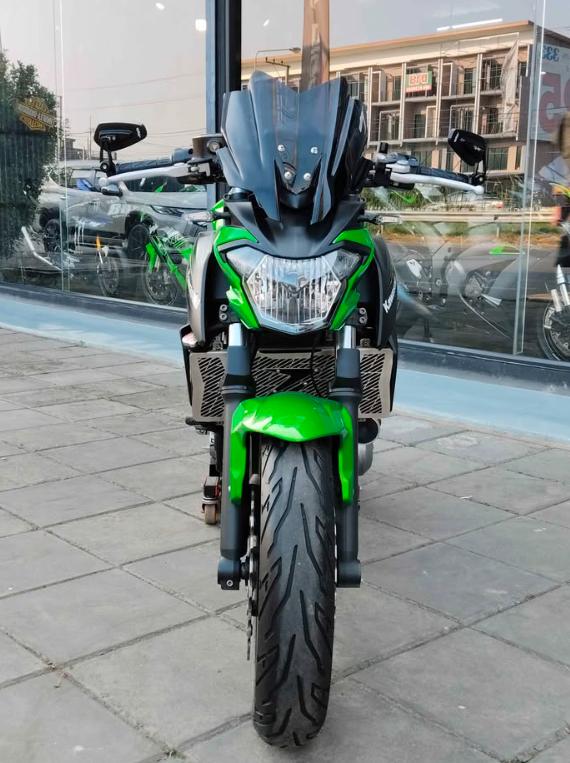 ขาย Kawasaki Z650 สีเขียว 5