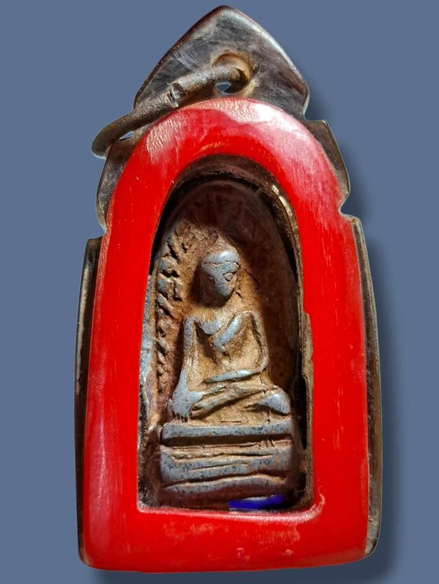 พระรอด เปิดให้บูชาจ้า