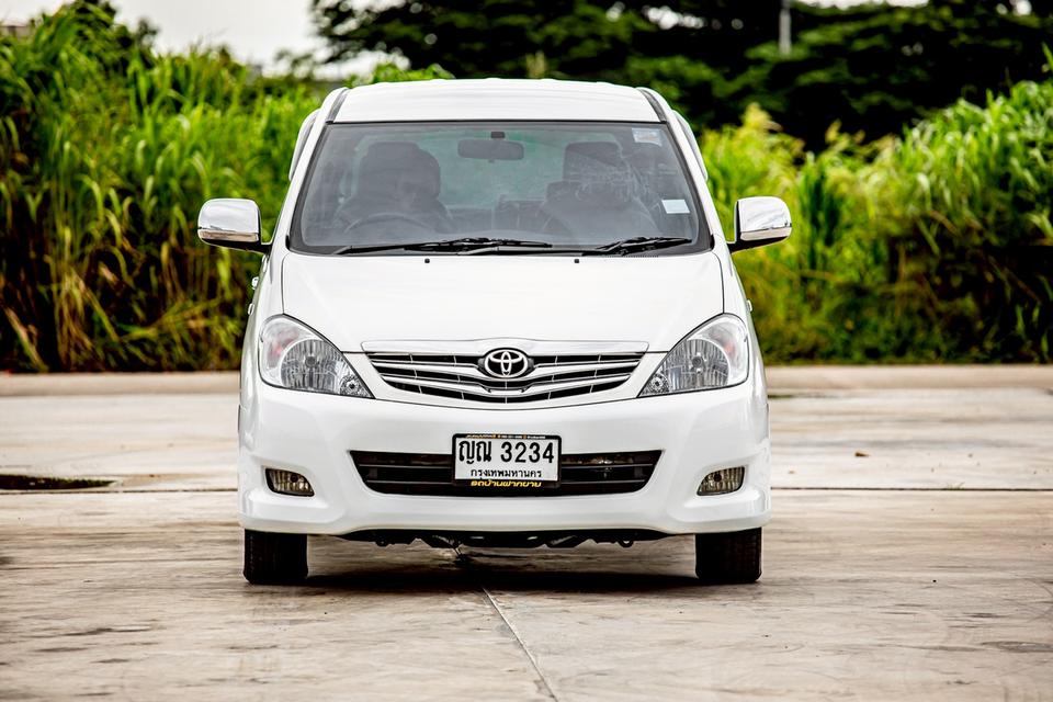 Toyota INNOVA 2.0V AT ปี 2011 สีขาว รุ่นท๊อปสุด