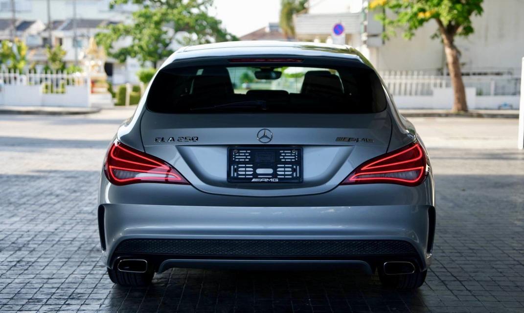 Mercedes-Benz CLA250 W117 AMG Shooting Brake ปี 2016