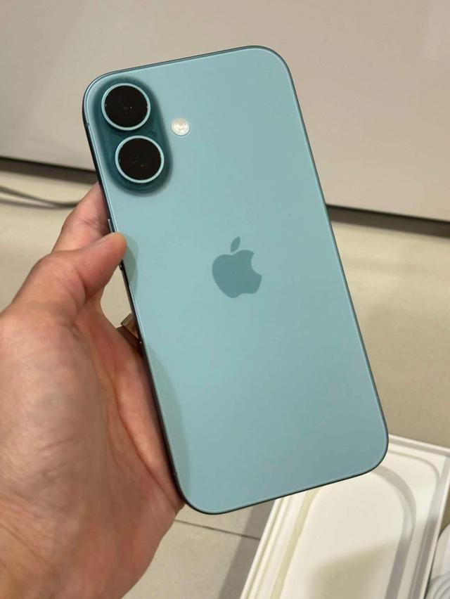 iPhone 16 สีเขียว Teal สภาพดี