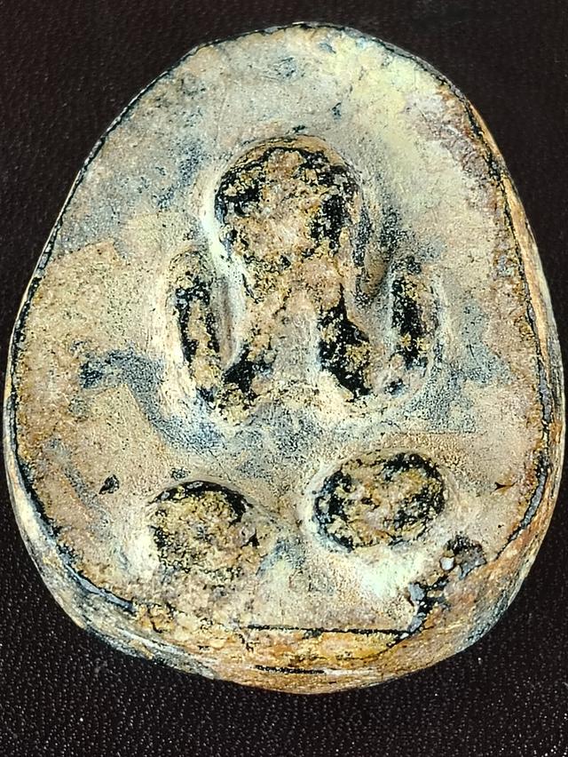 หลวงปู่ไข่ วัดเชิงเรน
