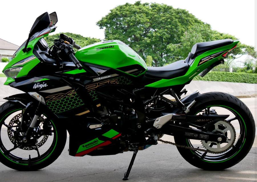 ขายด่วน Ninja ZX-25R ABS SE ปี 2021 สภาพดี 4