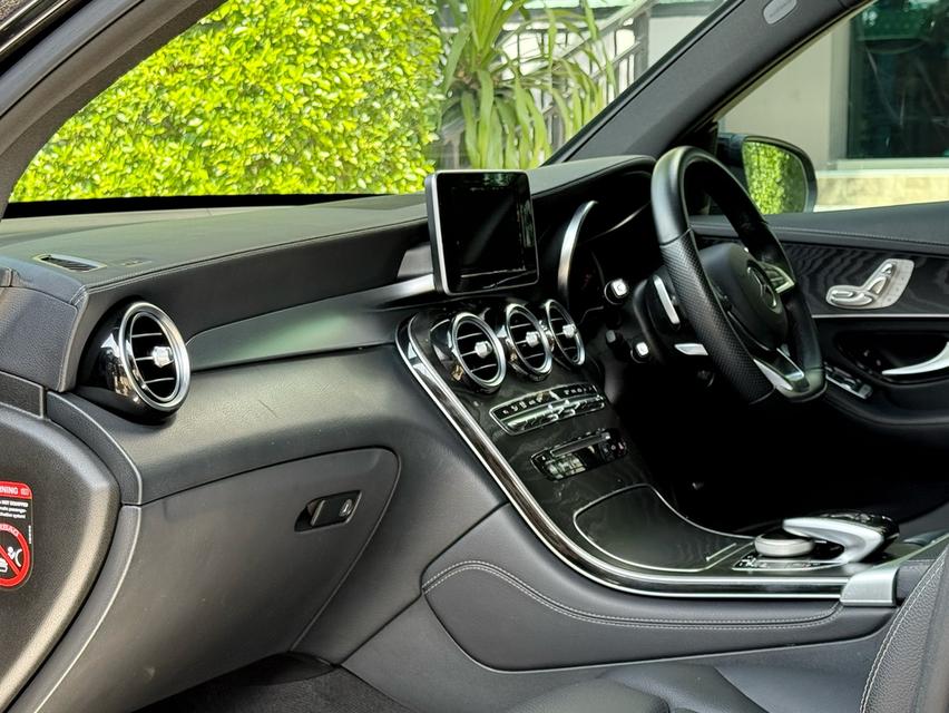 2019 BENZ GLC 250D AMG รถมือเดียวออกป้ายแดง รถวิ่งน้อย ประวัติศูนย์ครบ ไม่เคยมีอุบัติเหตุครับ 11