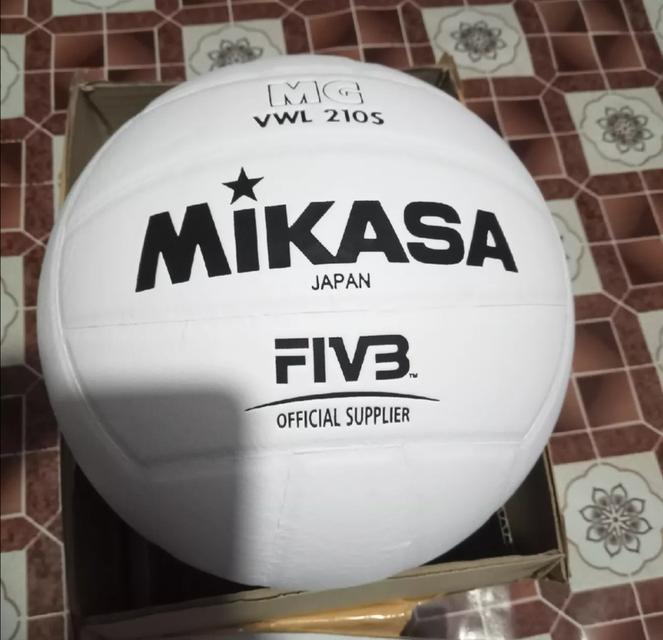 ลูกบอลเลย์บอลสีขาว MIKASA