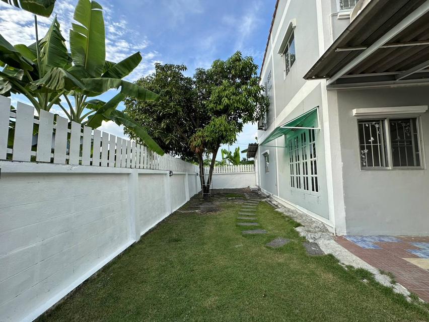 New Renovate Townhouse ร่มเกล้า ซอย 6 34 ตรว 2 ห้องนอน 2 ห้องน้ำ 2 ที่จอดรถ  2.35 ลบ 3