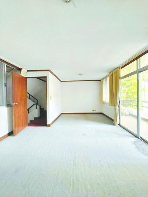 โรบินสัน ศรีราชา 24 ตร.ว. 380 ตร.ม. หาคนช่วยรีโนเวท ตึกคอม ศรีราชา 1.1 กม. ท่าเทียบเรือศรีราชา ฮาร์เบอร์ 890ม. อาคาร4 ชั 8