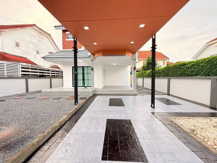 หมู่บ้านพาร์คเวย์โฮม สะพานสูง (ซอยมีสทีน)บ้านเดี่ยว 2 ชั้น มีพื้นที่รอบบ้าน ตกแต่งใหม่พร้อมอยู่ 4