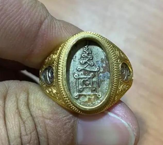 แหวนพระเลี่ยมทองไม่รู้วัด