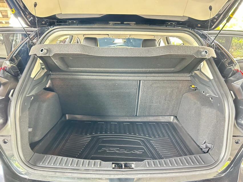 Ford Focus 2.0 S Hatchback AT ปี 2013 19
