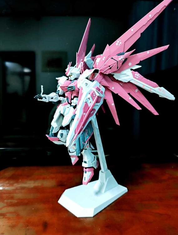 โมเดลกันดั้ม Mg 1/100 Sakura Pink Free Warrior 2.0