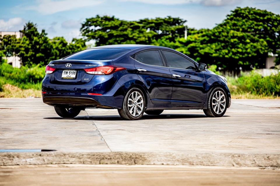 Hyundai Elantra 1.8 รุ่นท๊อป ปุ่มสตาท์ ปี 2015 สีน้ำเงิน เกียร์ออโต้