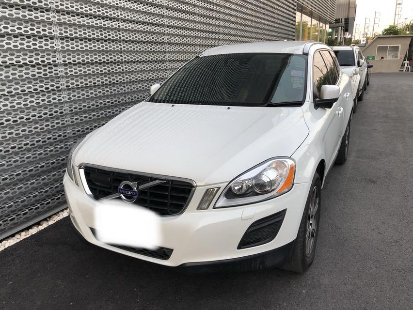 Volvo สีขาว XC60 ประหยัดน้ำมัน รูปที่ 3