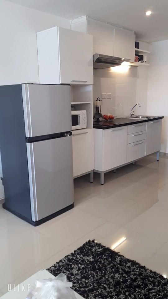 ✨ ให้เช่าคอนโดทำเลทองย่านเศรษฐกิจ วิวสวย ห้องกว้างเป็นส่วนตัว เฟอร์ครบ พร้อมคลับเฮ้าส์ สระว่ายน้ำ และระบบรักษาความปลอดภัย 24 ชม. ใกล้ตลาดและห้าง 10