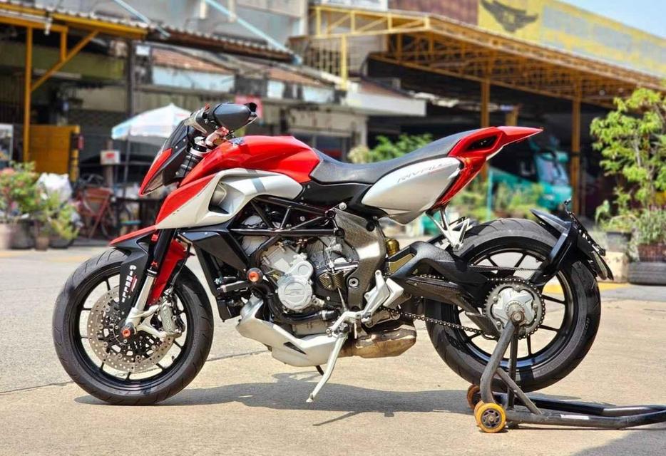 MV Agusta 800 ปี 2015 รถสวยพร้อมใช้งาน 3