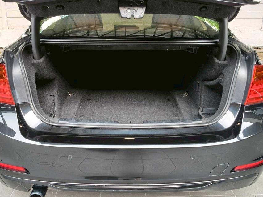 รหัสรถ KPC53  BMW series3 F30 320i SPORT ปี 2013 ตัวTOP Sport สีดำ เบาะแดง‼ 10