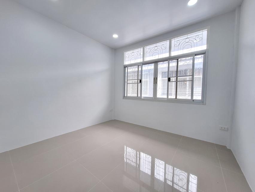 หมู่บ้านอยู่เจริญ 4 ลำลูกกาคลอง4 ถนนไสวประชาราษฎร์ ต.ลาดสวาย อ.ลำลูกกา จ.ปทุมธานี 18