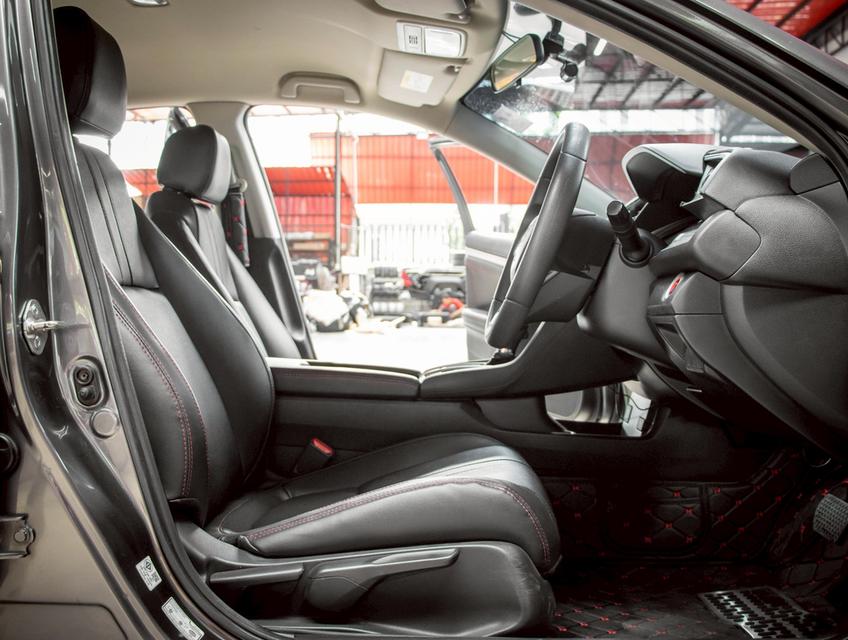 HONDA CIVIC FC 1.8 E i-VTEC ปี 2021 9