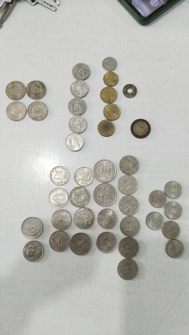 เหรียญบาทรุ่นเก่า หนึ่งบาท ห้าบาท