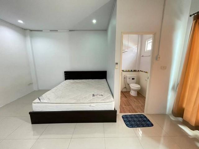 รหัสC69996 ให้เช่าทาวน์โฮม 3 ชั้นเ รีโนเวทใหม่ หมู่บ้านสัมมากร ซอยรามคำแหง110 ใกล้รถไฟฟ้าสายสีส้ม 7