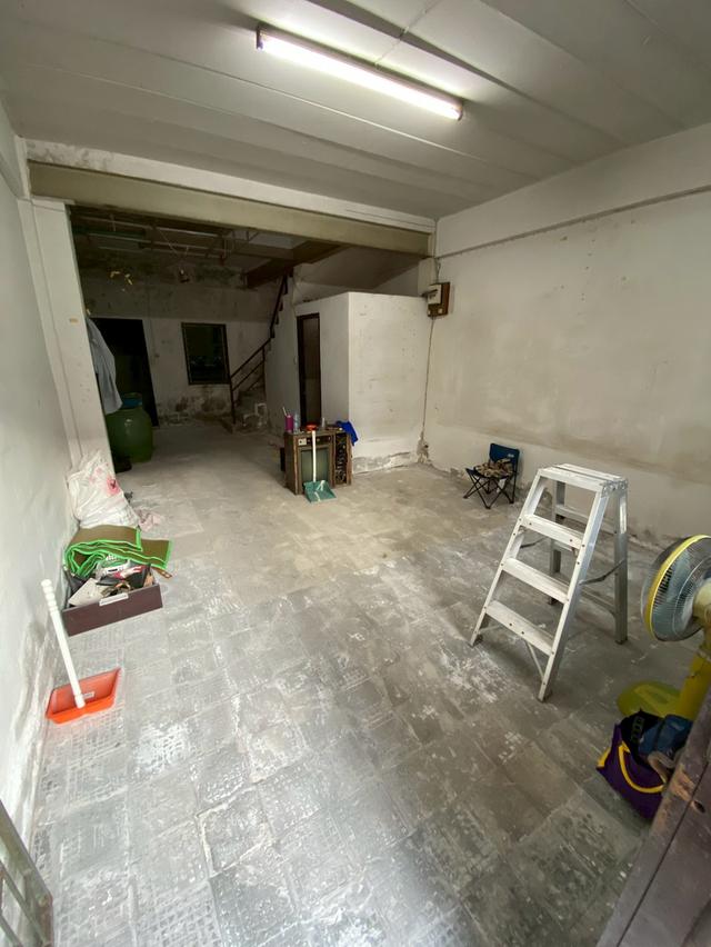 ขายทาวเฮ้าส์ตามสภาพเหมาะสำหรับรีโนเวท เดิน380เมตรถึงสถานีรถไฟฟ้า 4