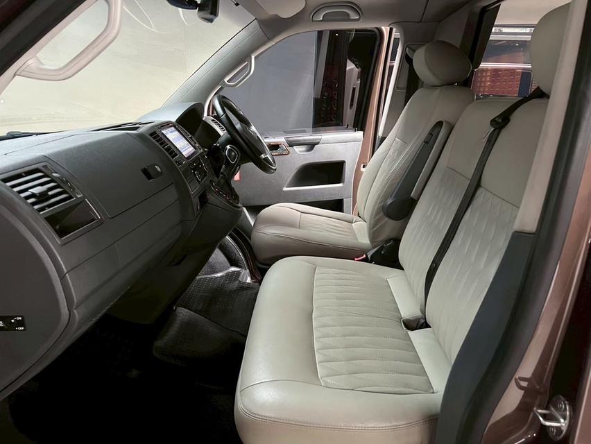 Volkswagen CARAVELLE 2.0 TDi Van 8