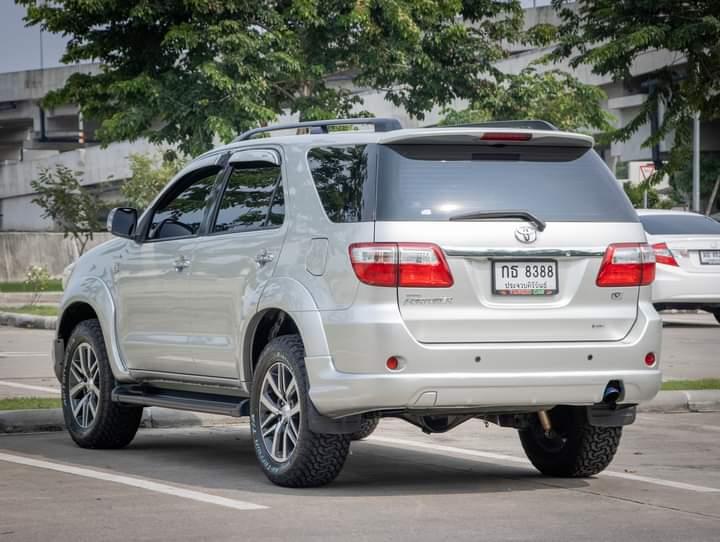 TOYOTA FORTUNER 3.0 V 2WD เกียร์ออโต้ ปี 2010 5