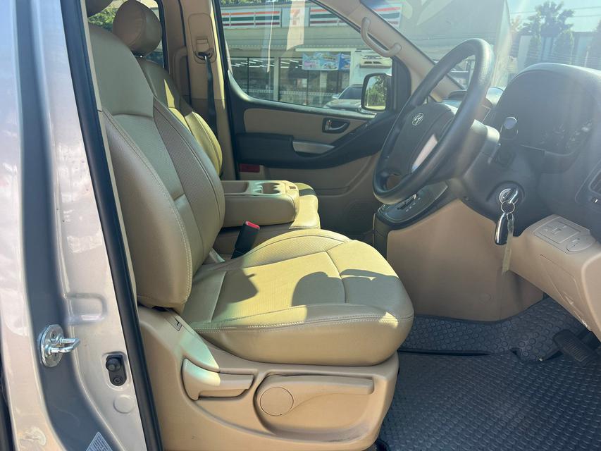 2017 HYUNDAI H1 2.5 Touring