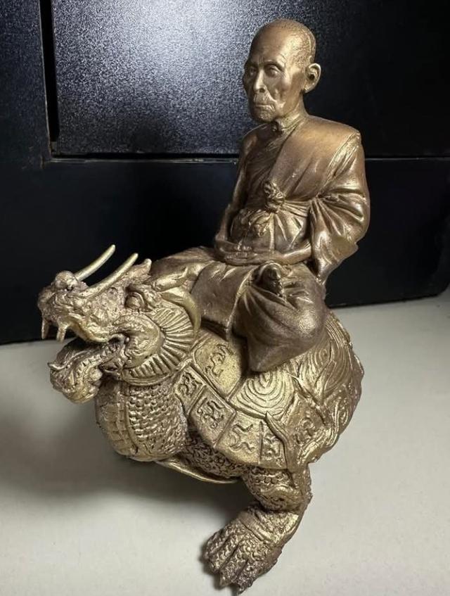 พระบูชาเต่ามังกรหลวงปู่หลิว