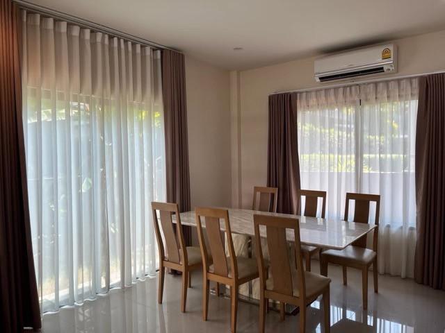 ให้เช่าบ้านเดี่ยว 2 ชั้น หมู่บ้านเศรษฐสิริ ถนนศรีนครินทร์ร่มเกล้า  พร้อมอุปกรณ์เฟอร์นิเจอร์เข้าอยู่ได้ทันที ที่จอดรถภายในบ้าน 2 คัน 3