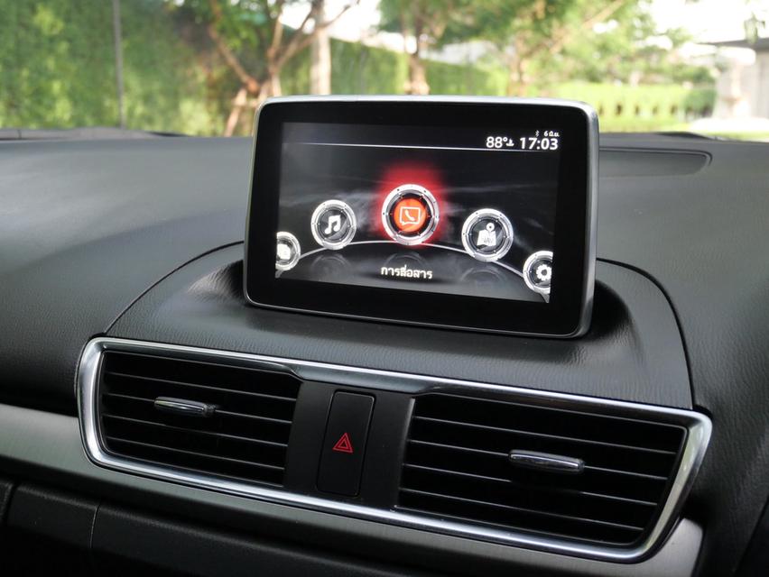 MAZDA 3 2.0S Spotsปี 2015 เข้าศูนย์ทุกระยะ อุปกรณ์ครบ บุ๊คเซอร์วิส กุญแจ2ดอก  9