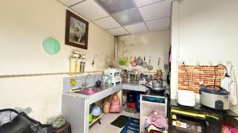 ทาวน์เฮ้าส์ หมู่บ้าน ดวงกมล ซอยพระยาสุเรนทร์ 35 - คลองสามวา 8