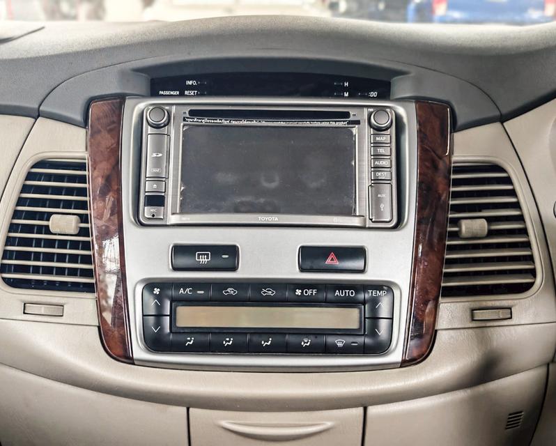 ขาย TOYOTA INNOVA 2.0 V ปี 2013  11