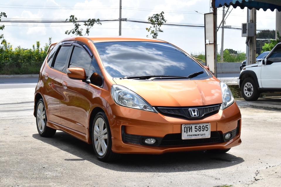 รหัสรถ PB5895 HONDA JAZZ 1.5SV 2011 เบนซิน
